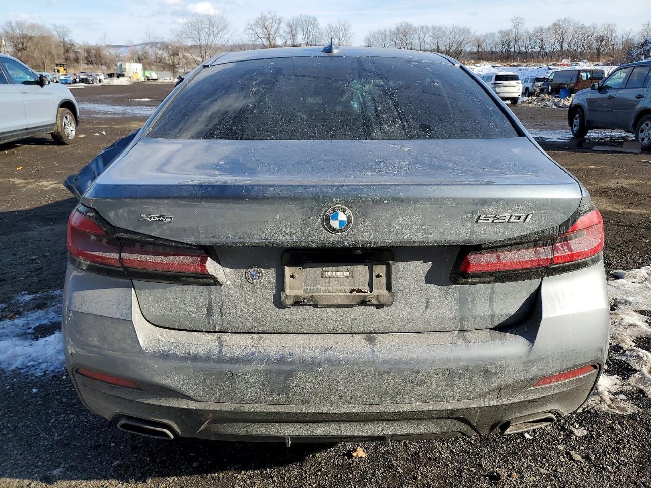 2022 BMW 530 Xi - Фото 6