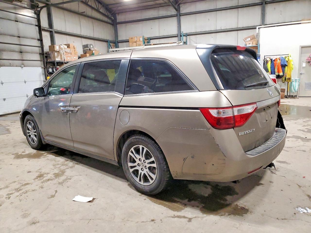 2012 Honda Odyssey Ex - Image 2
