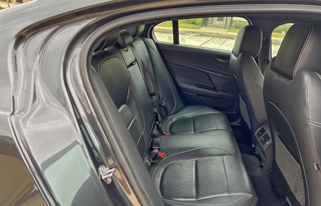 2019 Jaguar Xe S - Image 6