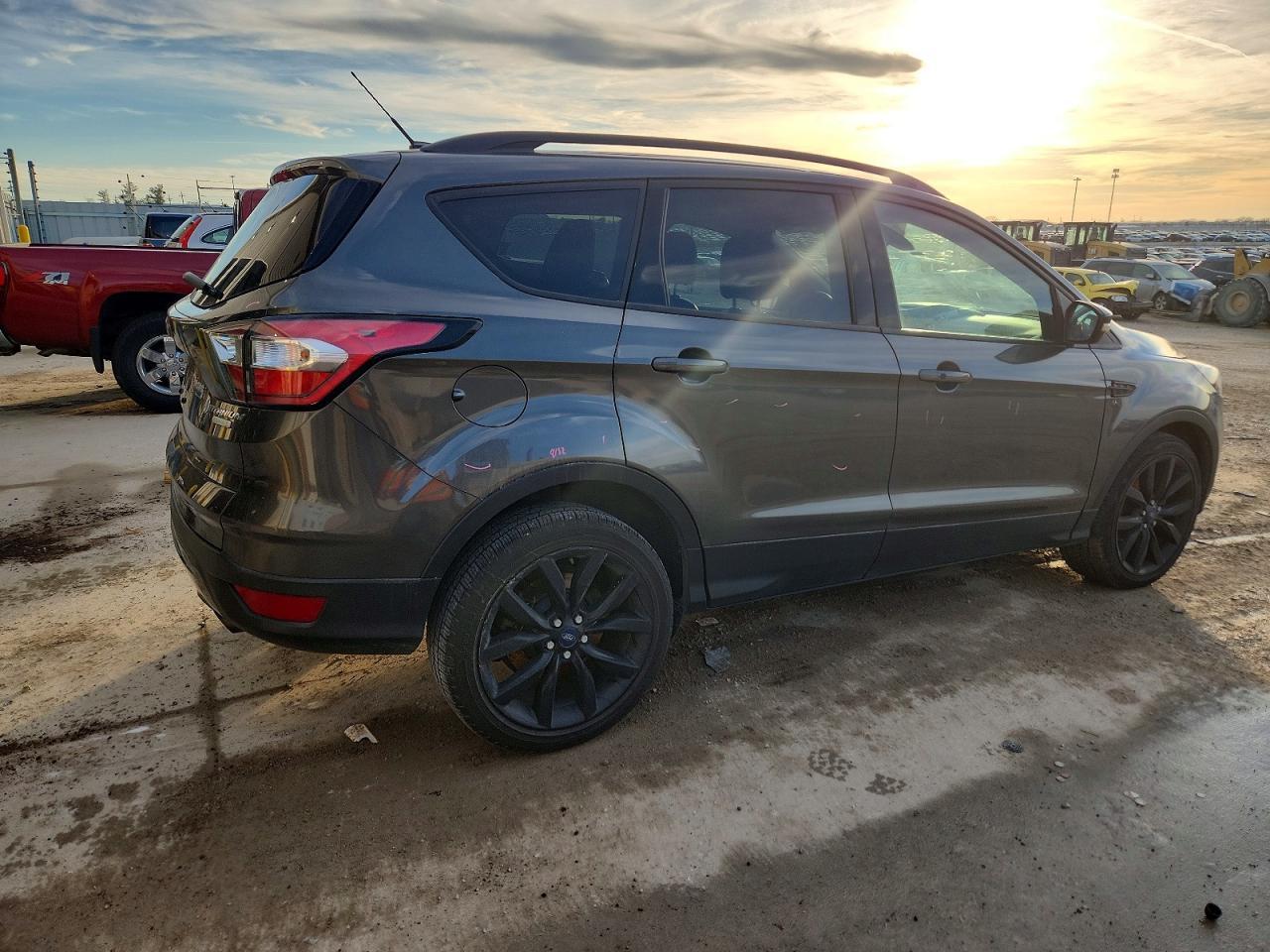 2017 Ford Escape - Фото 3