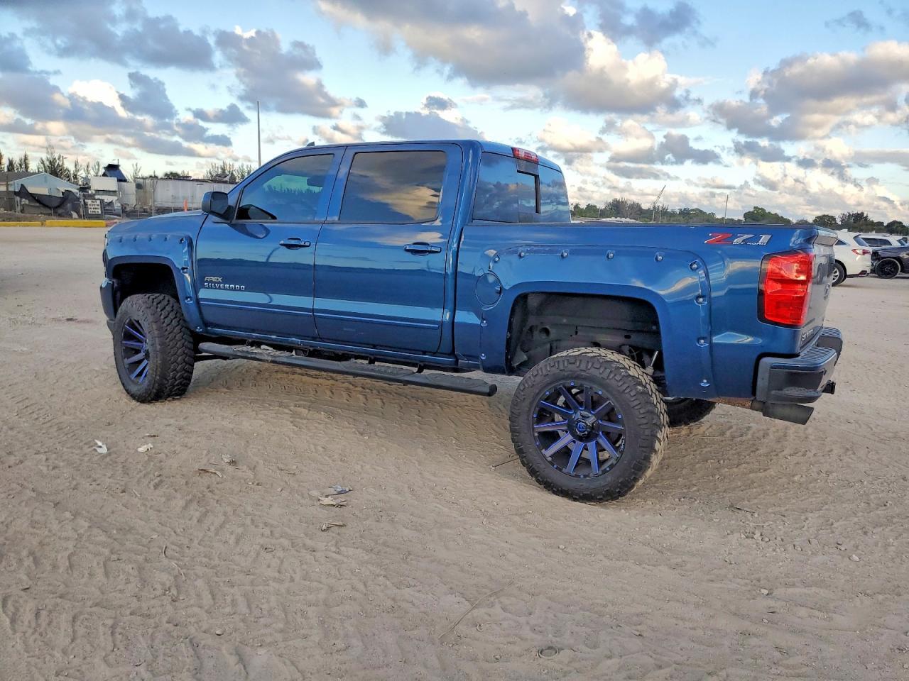2018 Chevrolet Silverado K1500 Lt - Фото 2