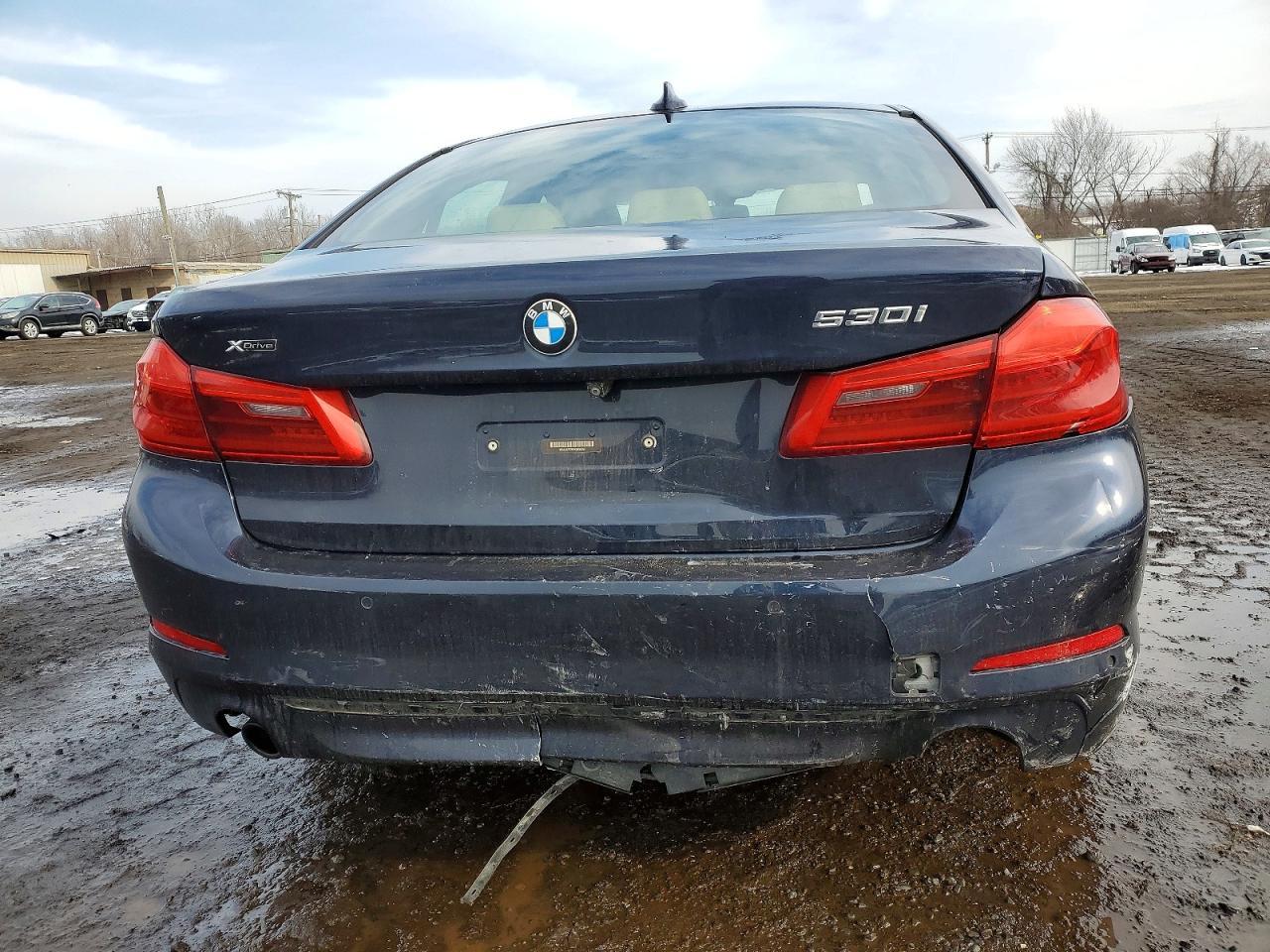 2017 BMW 530 Xi - Image 6