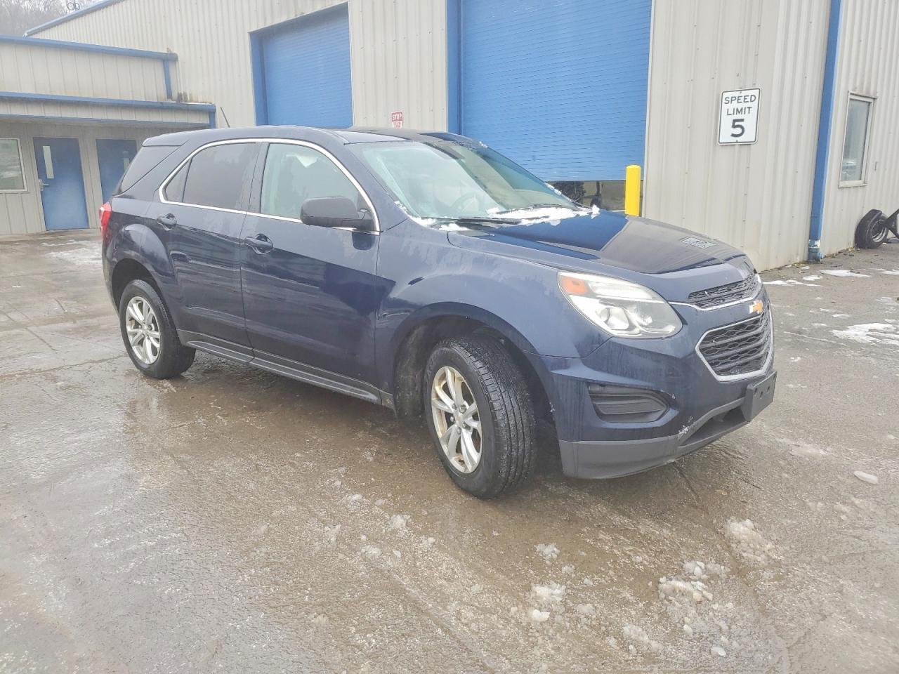 2017 Chevrolet Equinox Ls - Фото 4