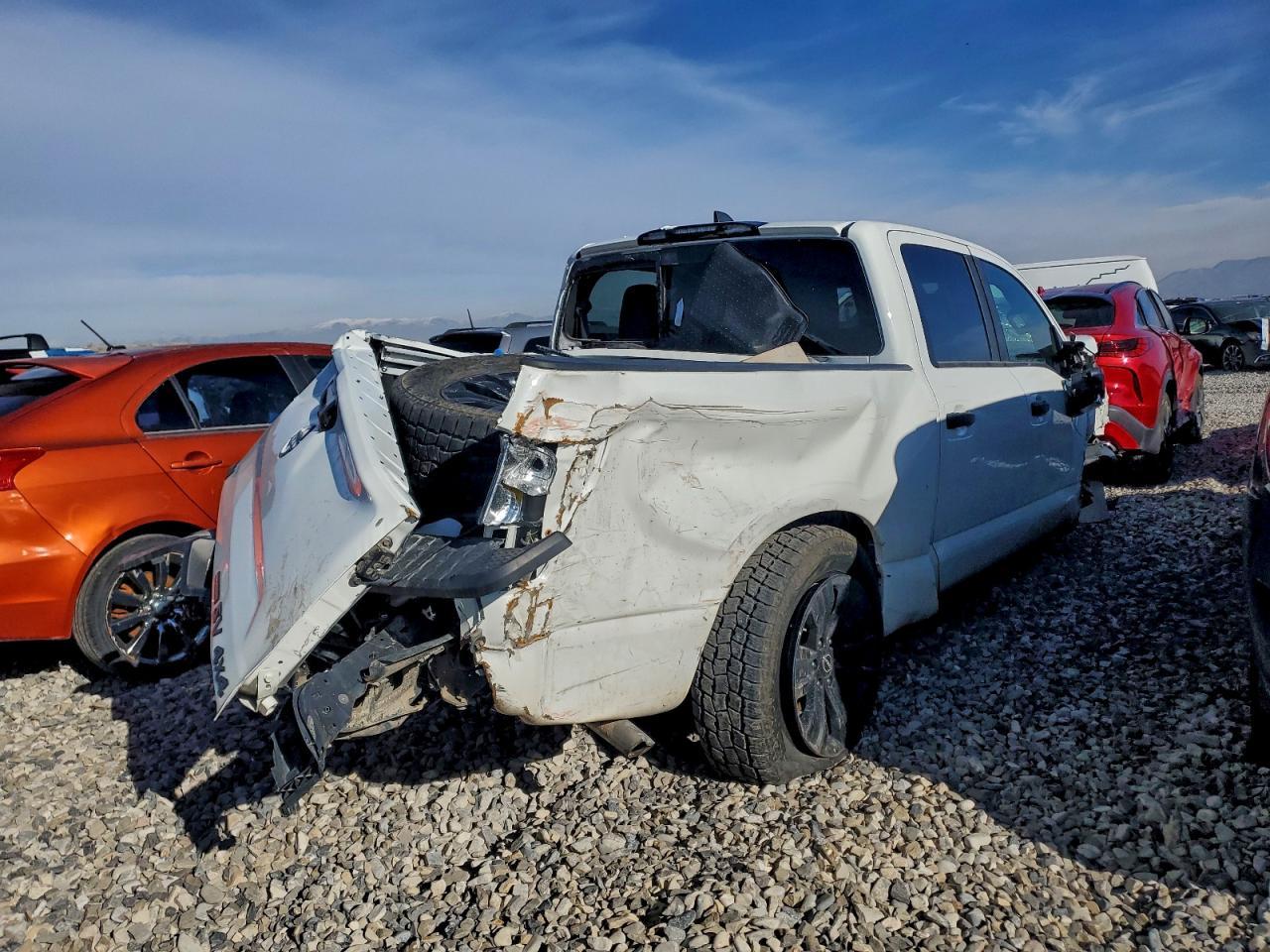 2023 Nissan Titan Sv - Фото 3