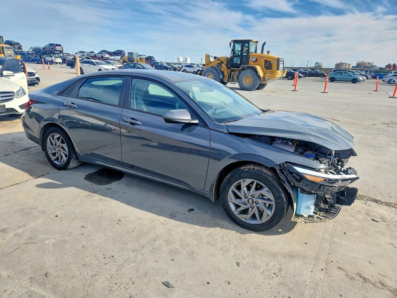 2025 Hyundai Elantra Blue - Image 4