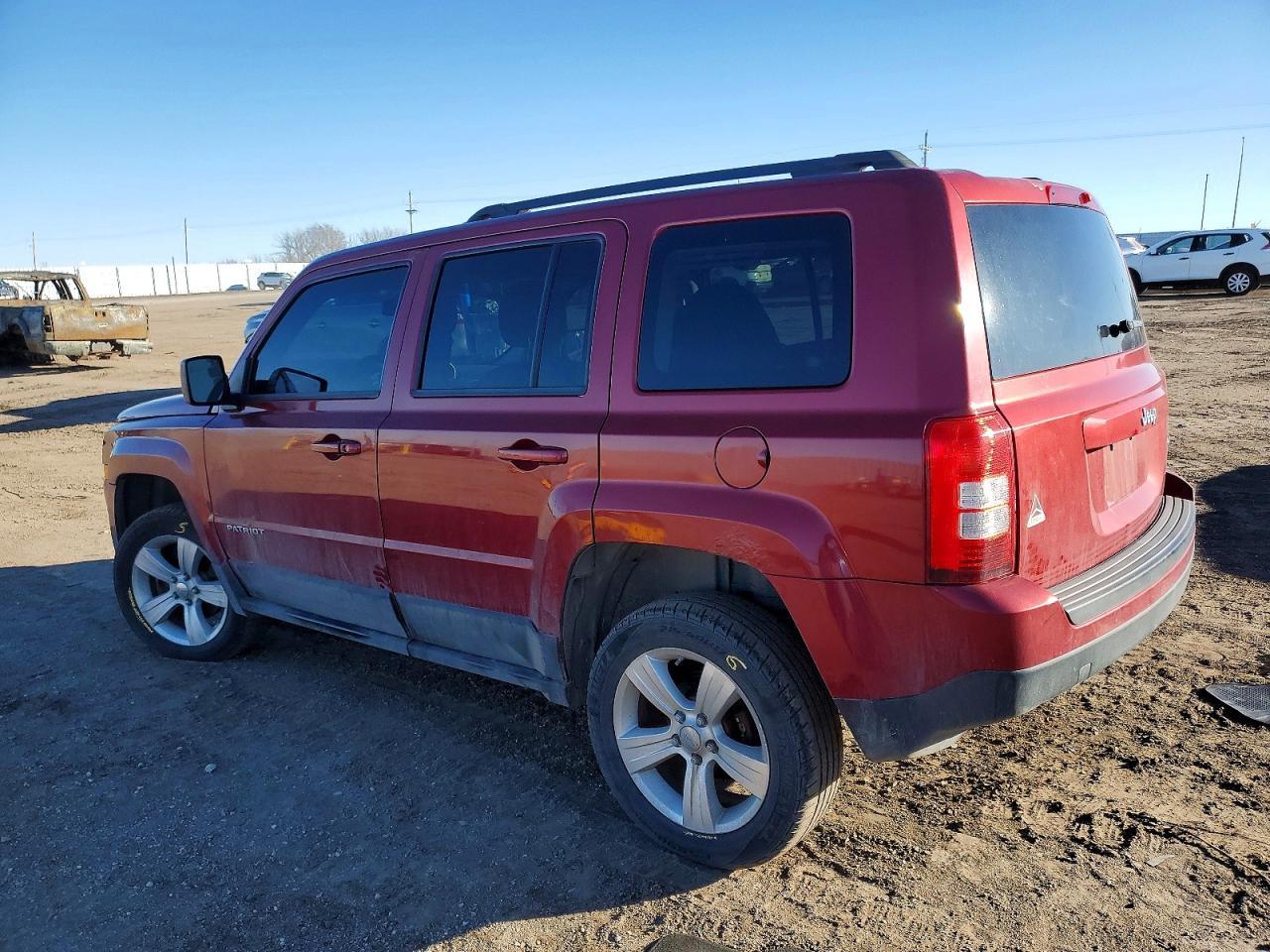 2012 Jeep Patriot Latitude - Фото 2