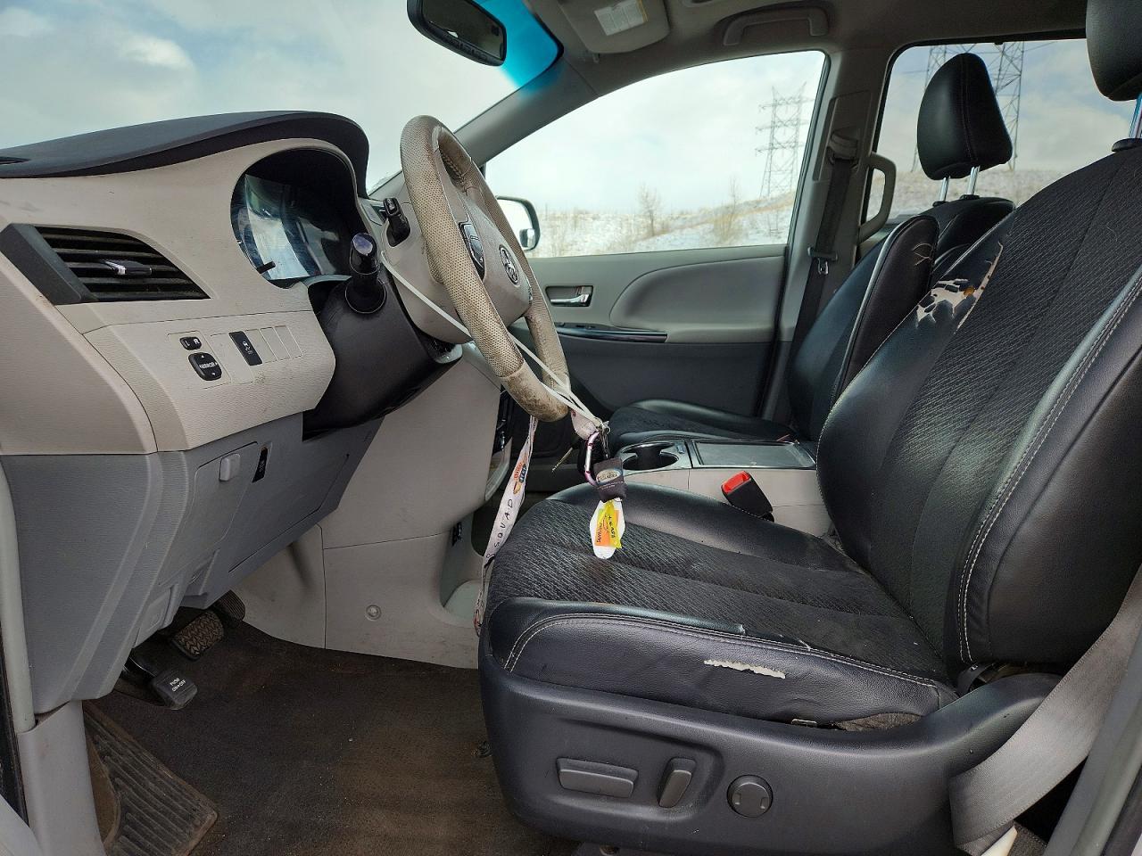 2014 Toyota Sienna Se 8-Passenger - Image 7