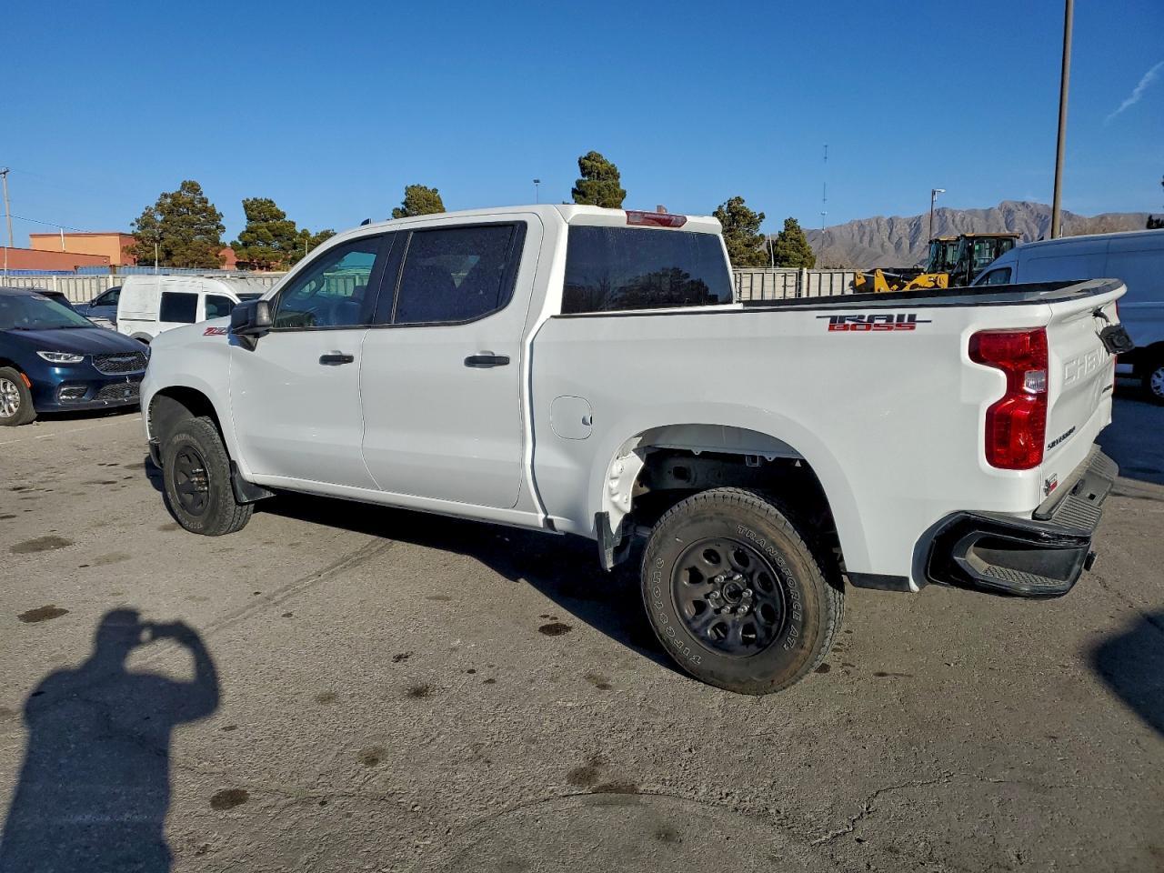 2025 Chevrolet Silverado K1500 Trail Boss Custom - Image 2