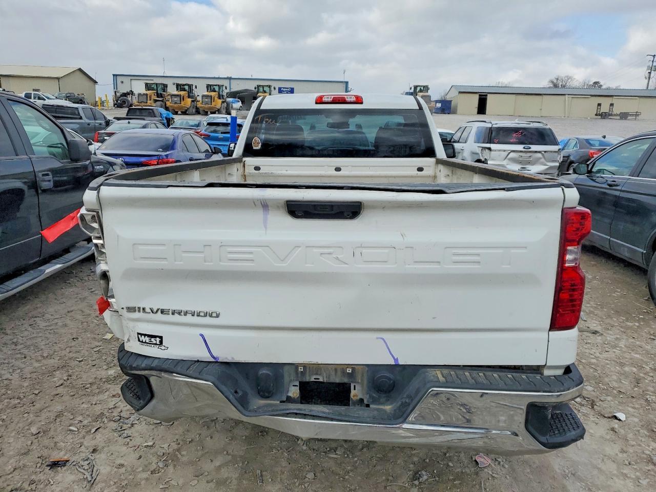 2023 Chevrolet Silverado C1500 - Фото 6