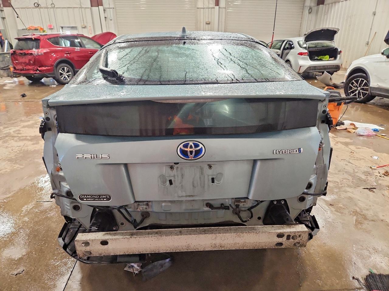 2017 Toyota Prius Four Touring - Image 6
