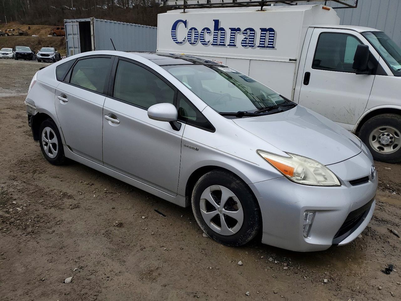 2014 Toyota Prius Four - Image 4