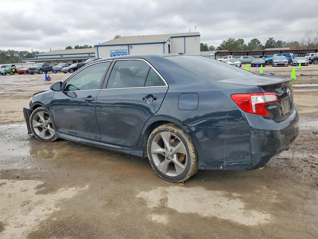 2013 Toyota Camry Se - Фото 2