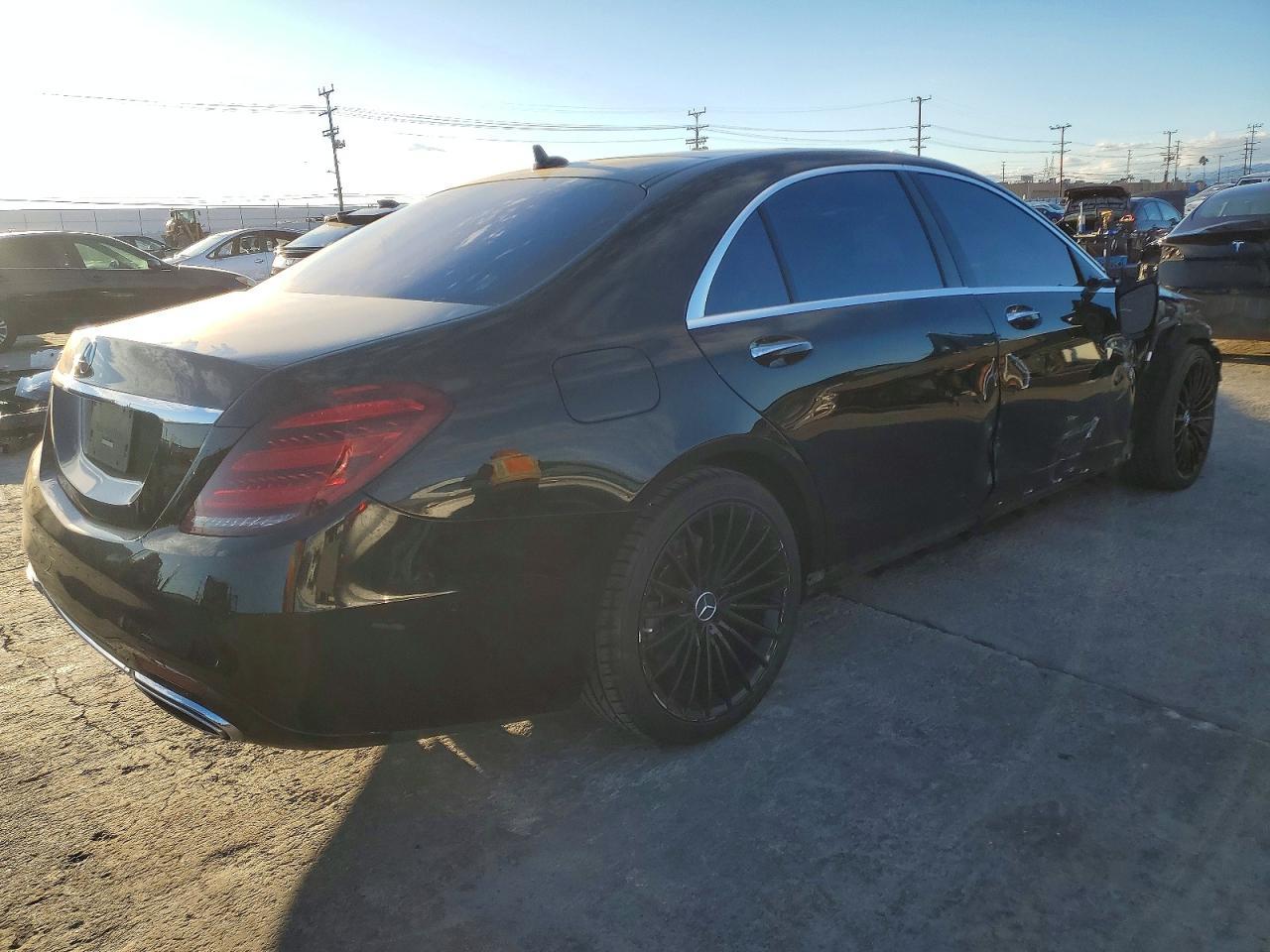 2020 Mercedes-Benz S 560 - Фото 3