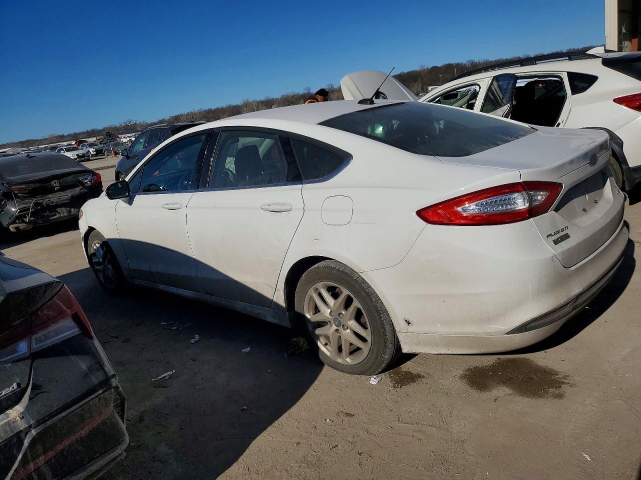 2014 Ford Fusion Se - Фото 2