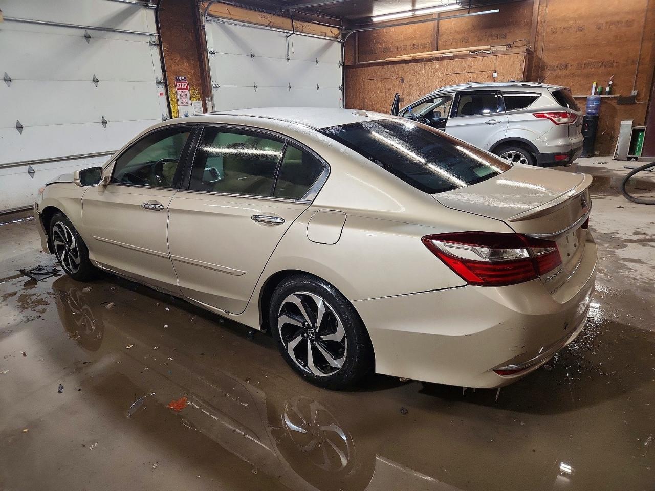 2016 Honda Accord Ex - Фото 2