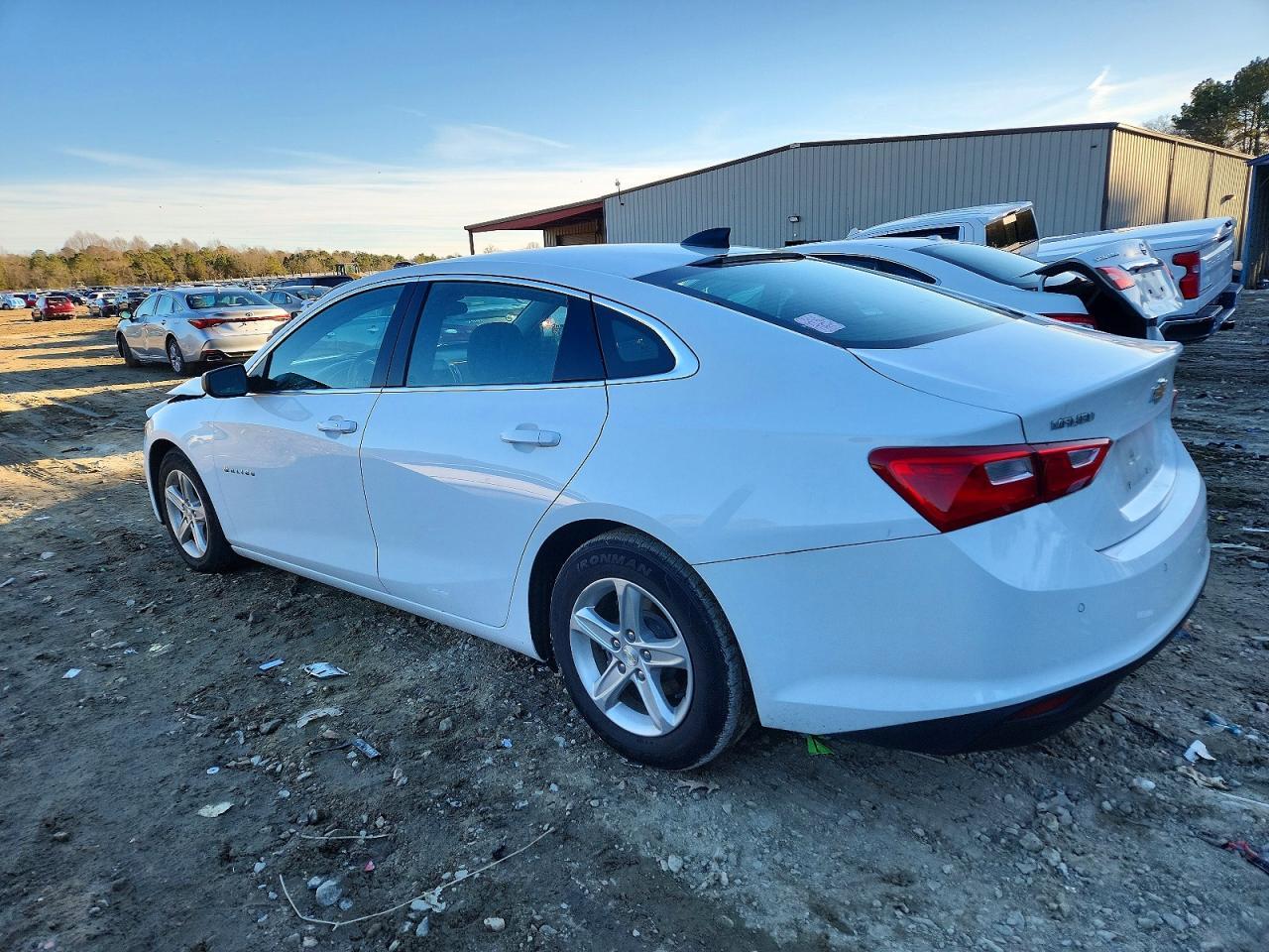 2021 Chevrolet Malibu Ls - Фото 2