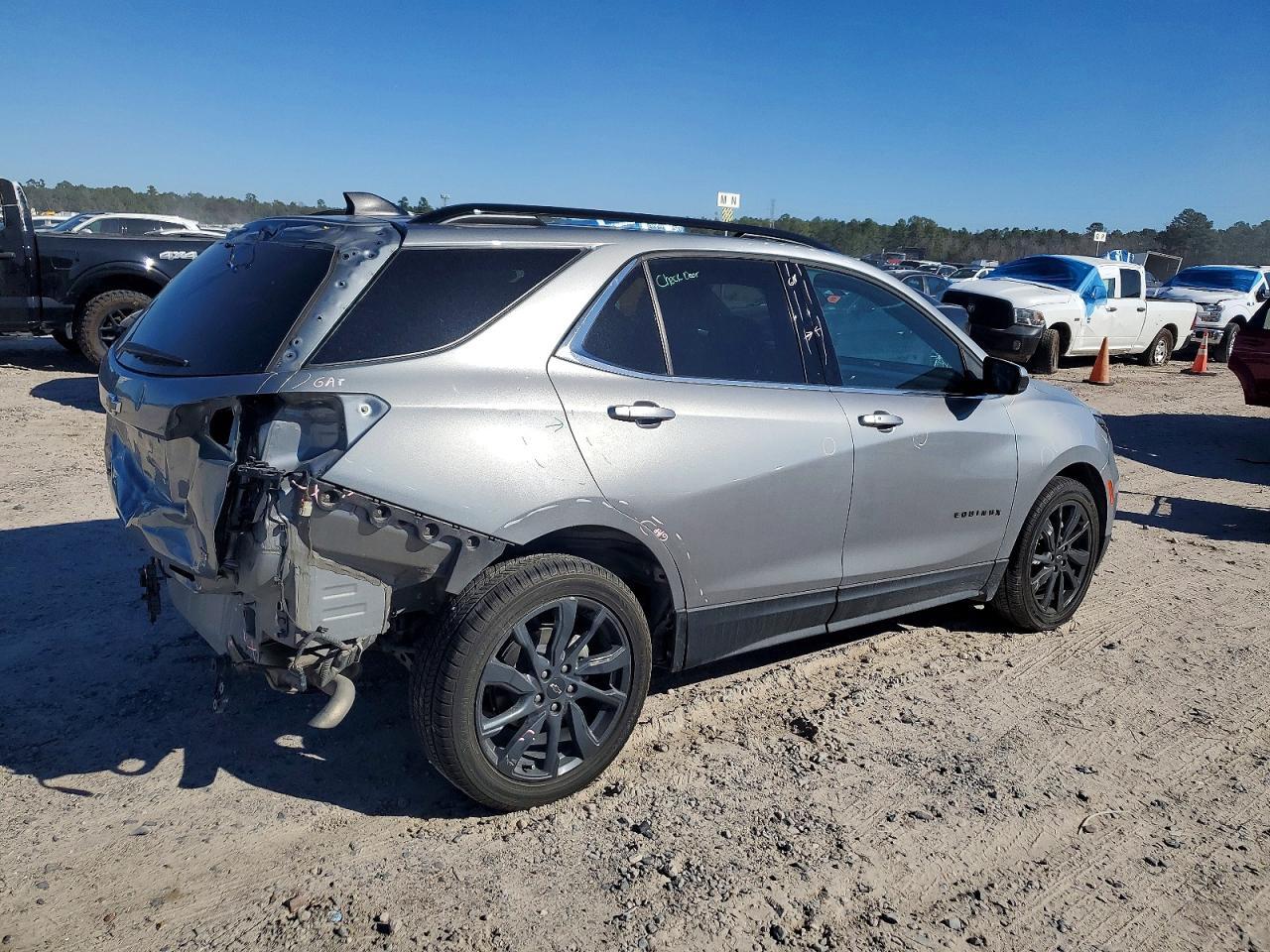 2023 Chevrolet Equinox Rs - Image 3