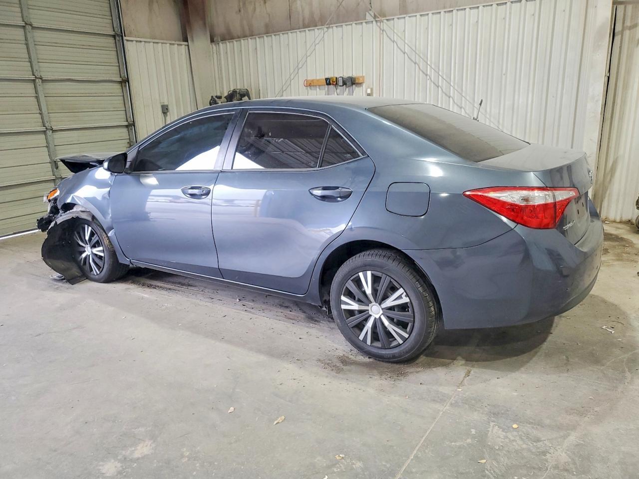2015 Toyota Corolla L - Фото 2