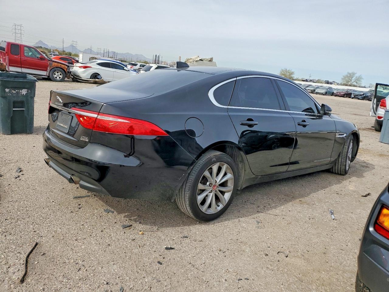 2019 Jaguar Xf Premium - Image 3