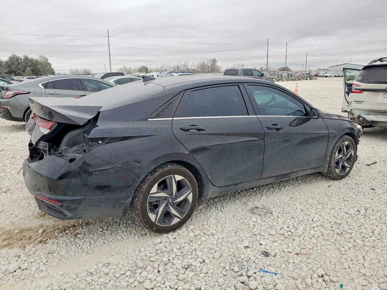 2023 Hyundai Elantra Limited - Фото 3