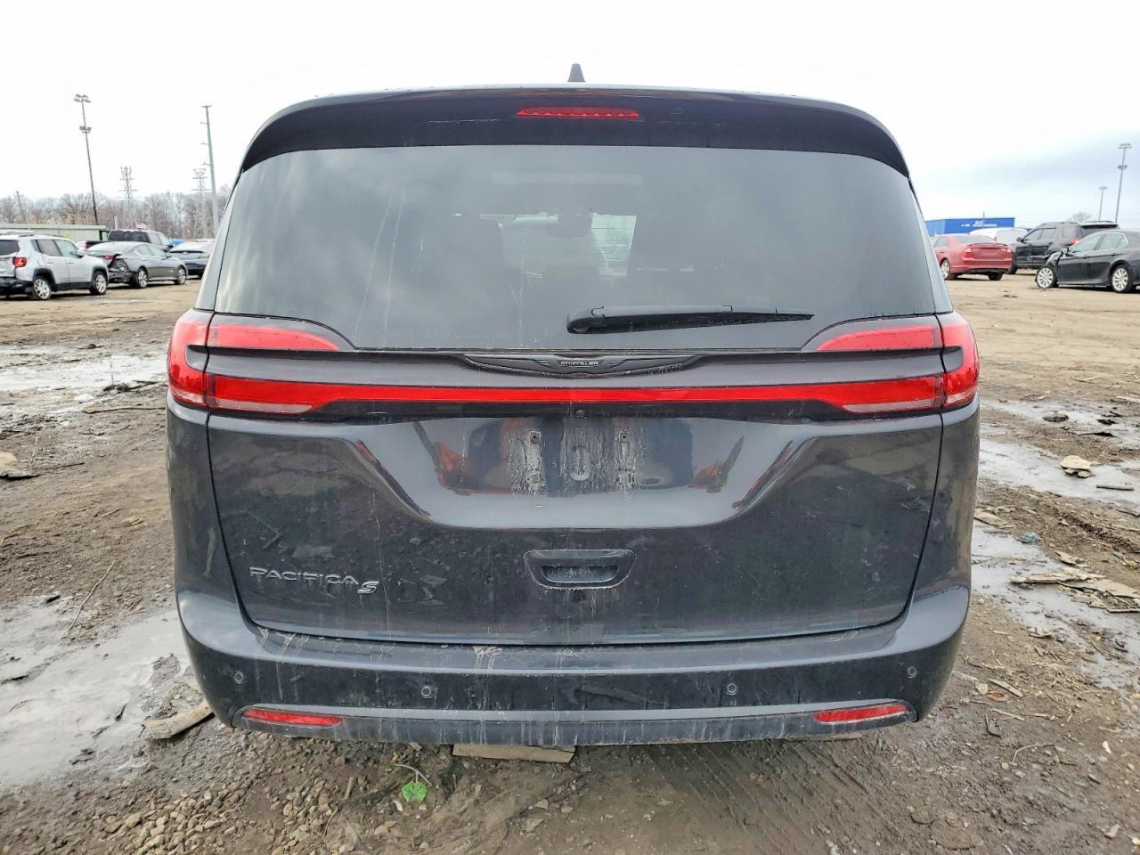 2024 Chrysler Pacifica Touring L - Image 6
