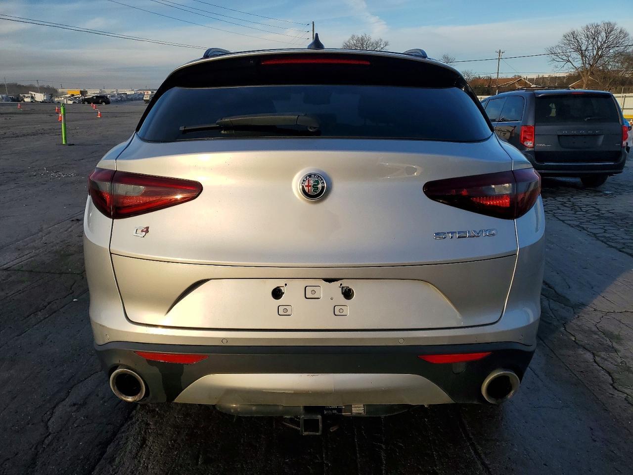 2018 Alfa Romeo Stelvio Ti Sport - Image 6