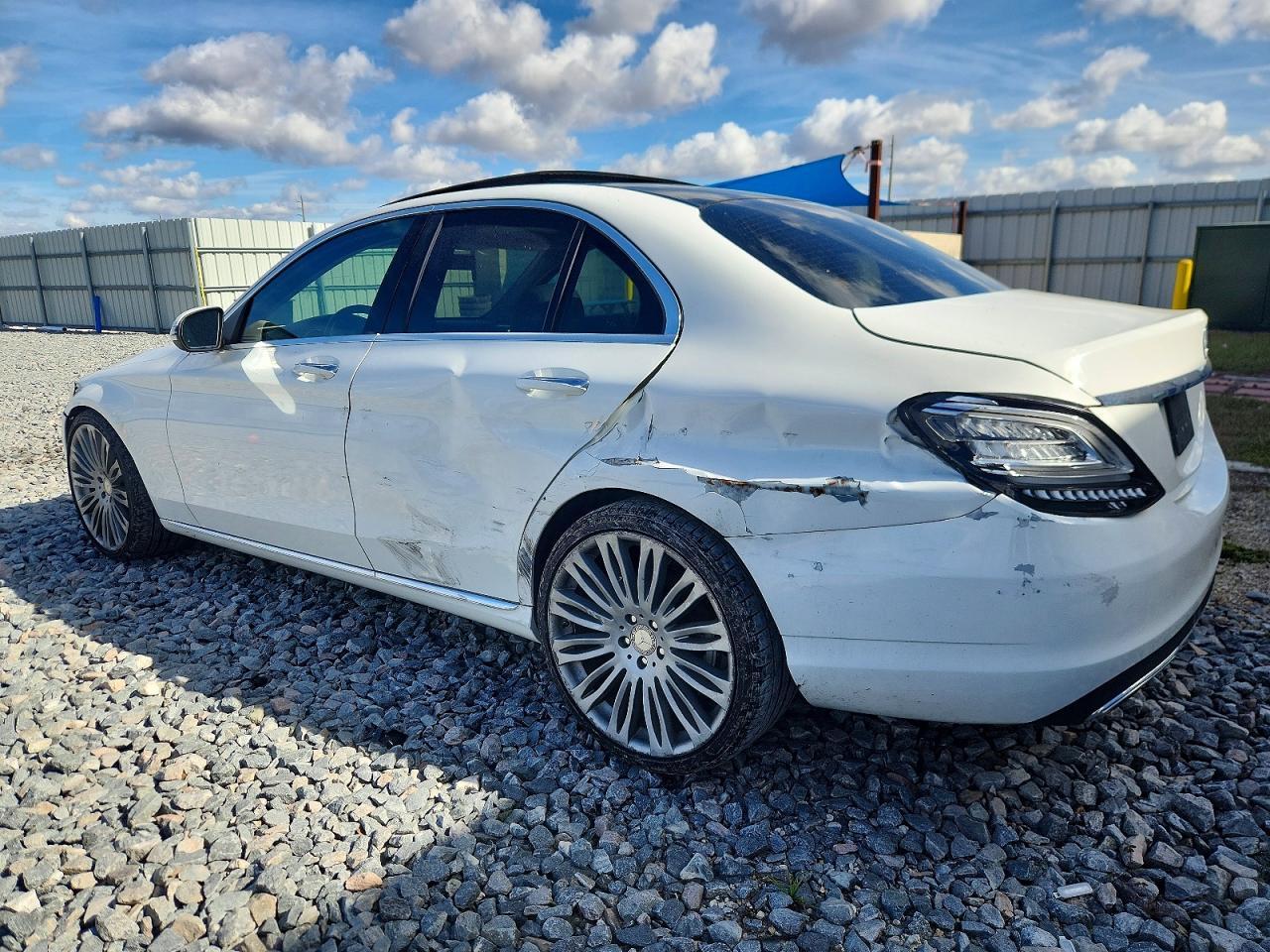 2020 Mercedes-Benz C 300 - Фото 2