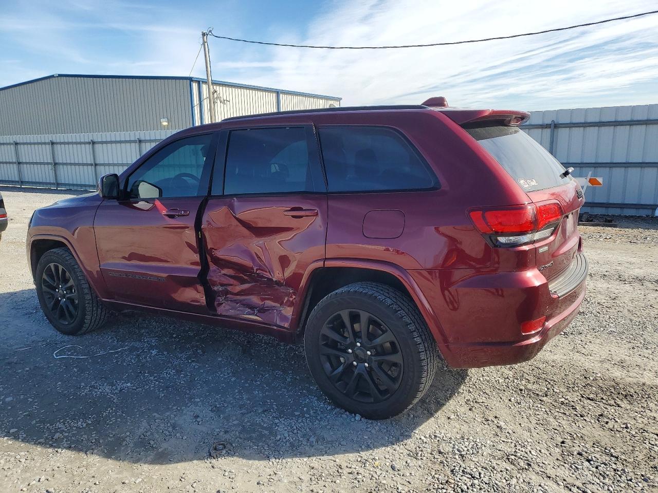 2022 Jeep Grand Cherokee Laredo E - Image 2