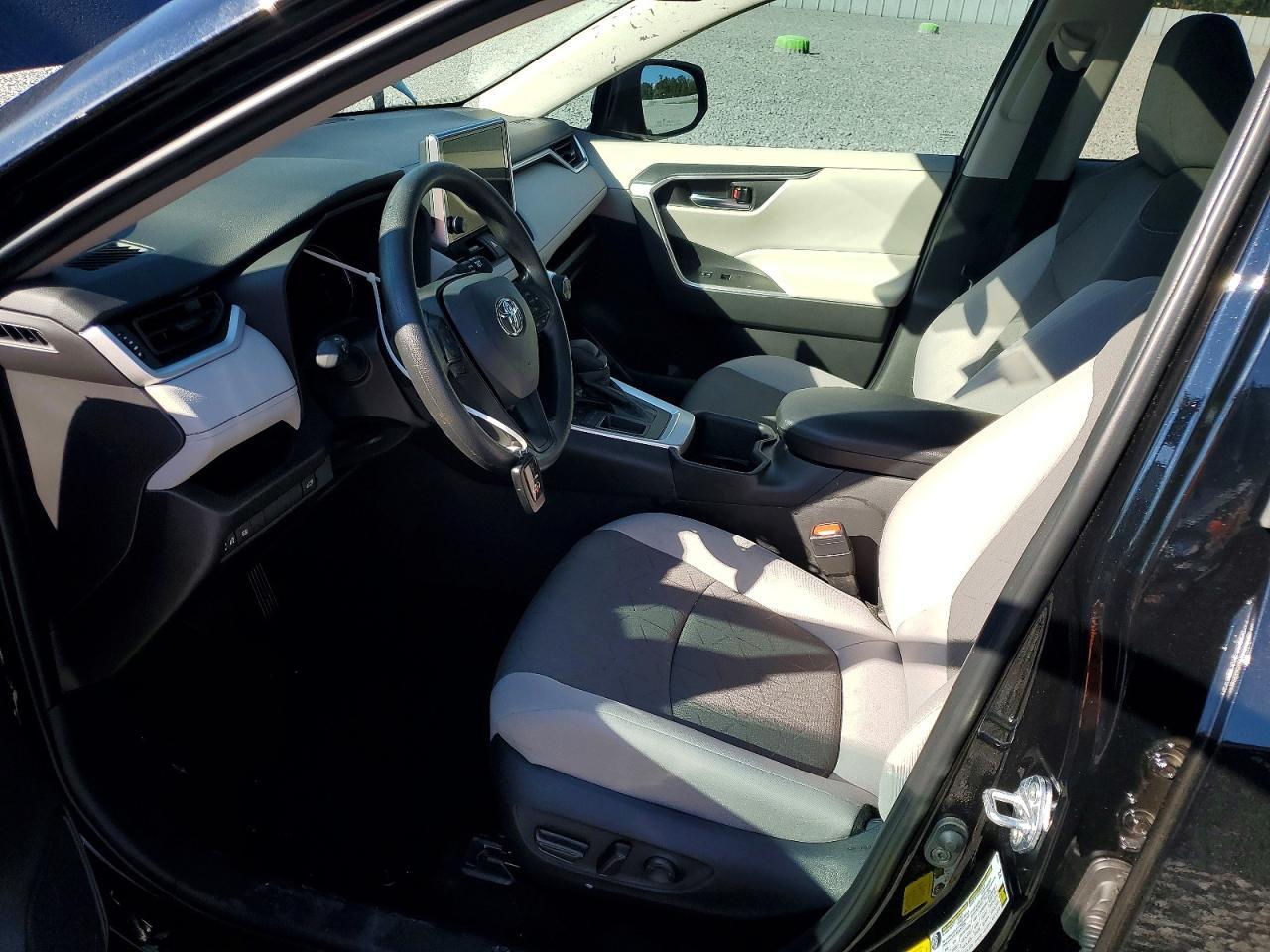2025 Toyota Rav4 Xle - Image 7