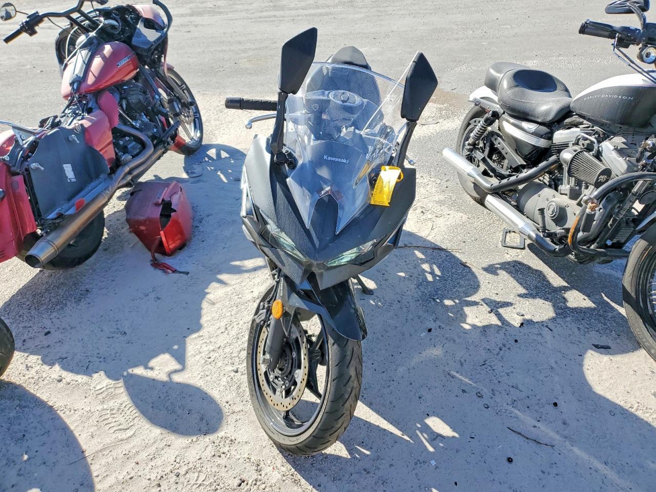 2025 Kawasaki Ex500 A - Image 2