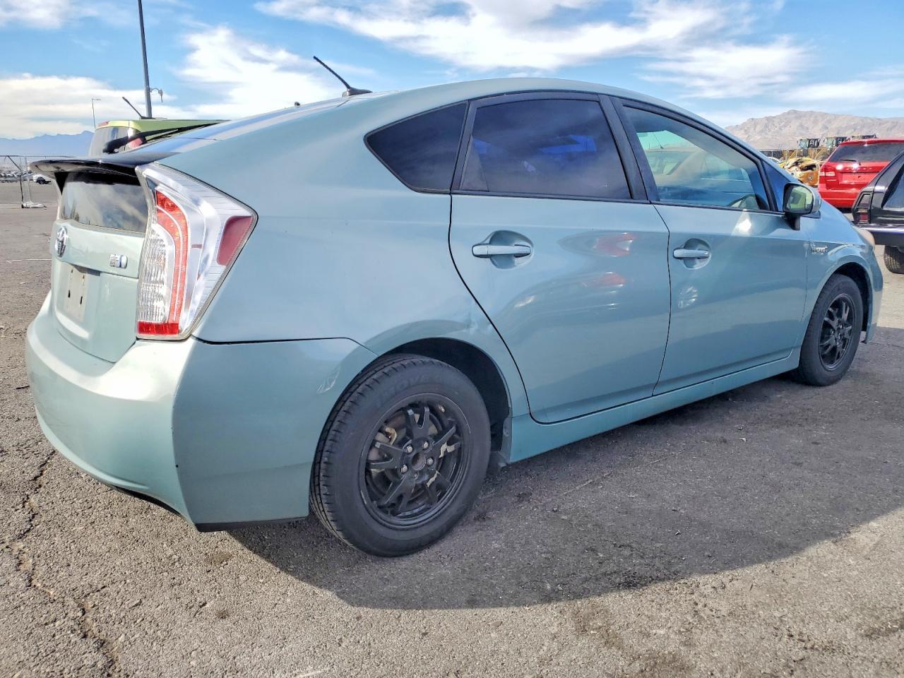 2013 Toyota Prius - Фото 3
