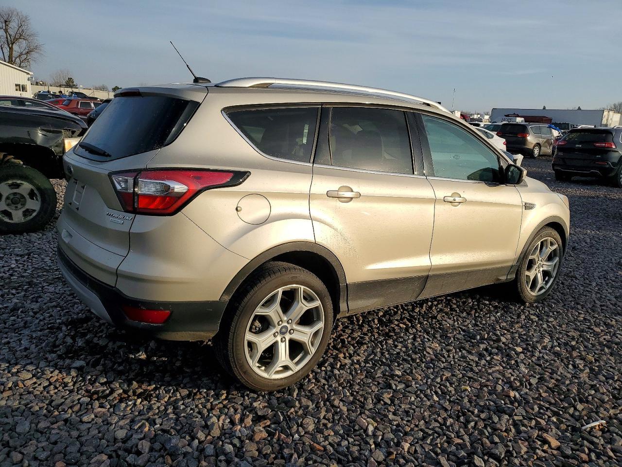 2017 Ford Escape Titanium - Фото 3