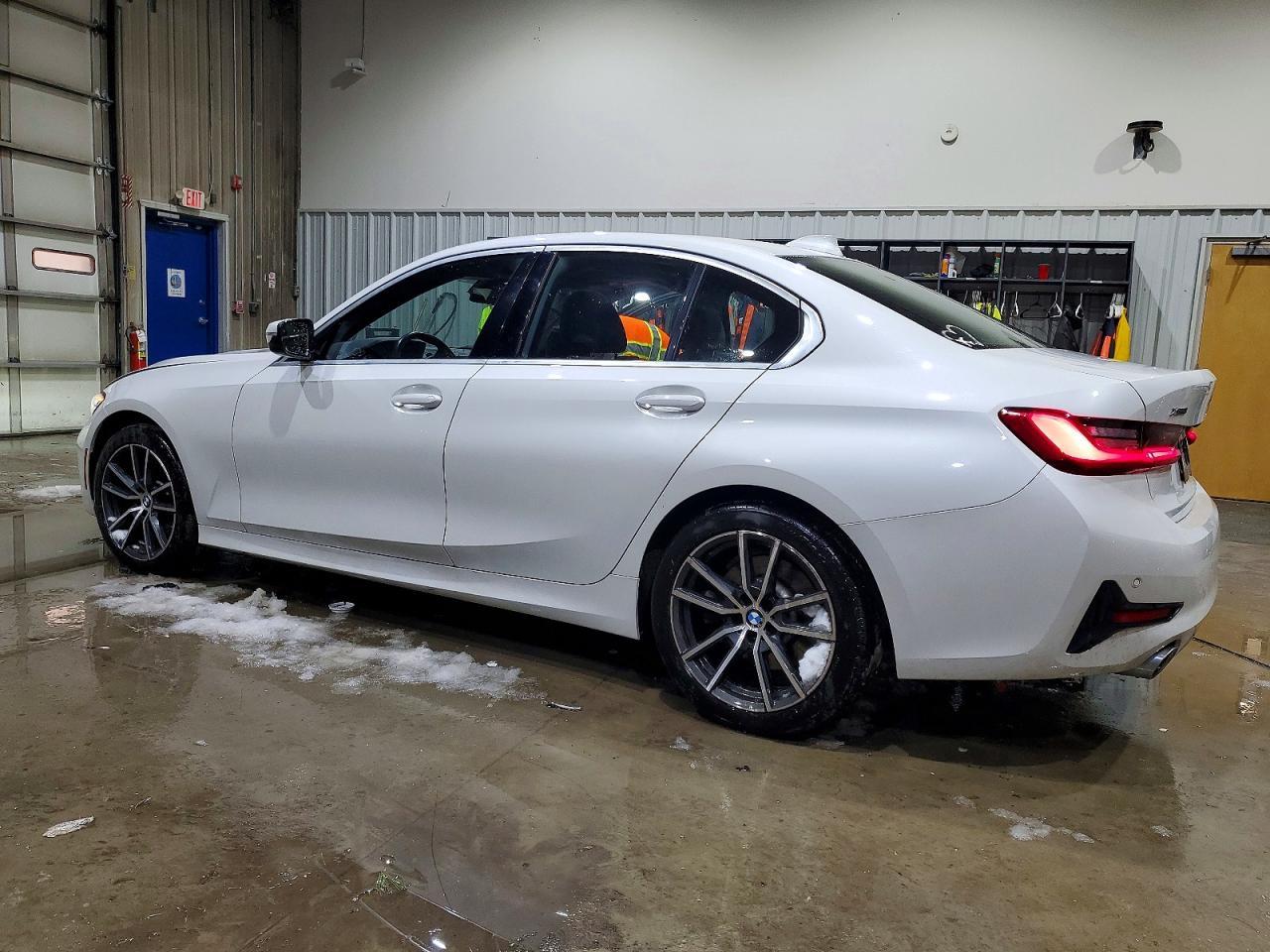 2019 BMW Motorrad 330Xi - Фото 2