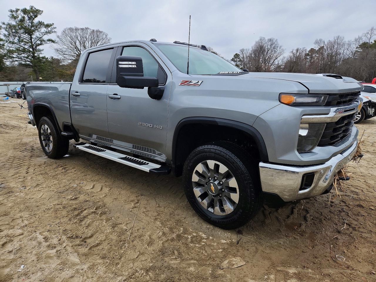 2025 Chevrolet Silverado K2500 Heavy Duty Lt - Image 4