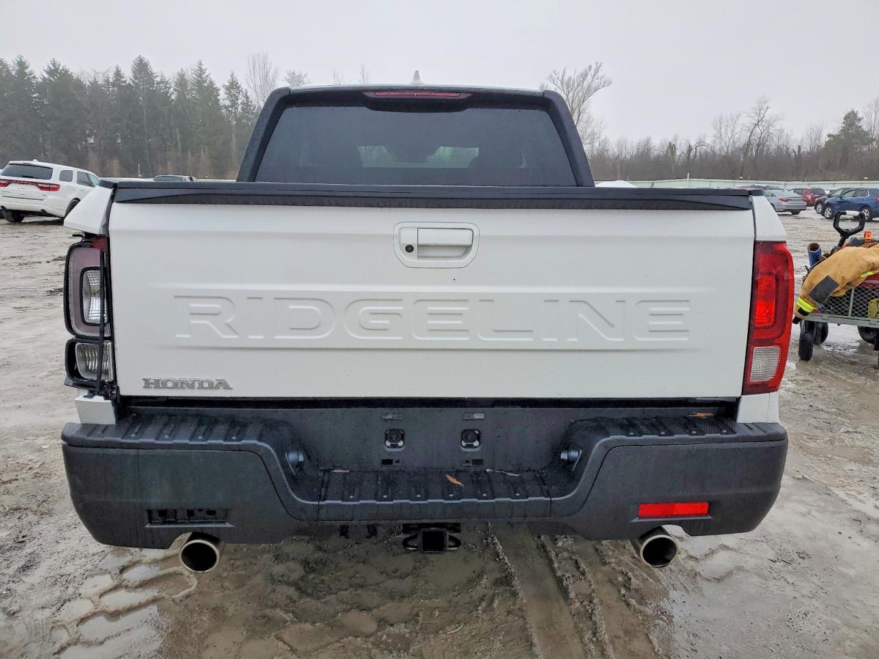 2025 Honda Ridgeline Sport - Image 6