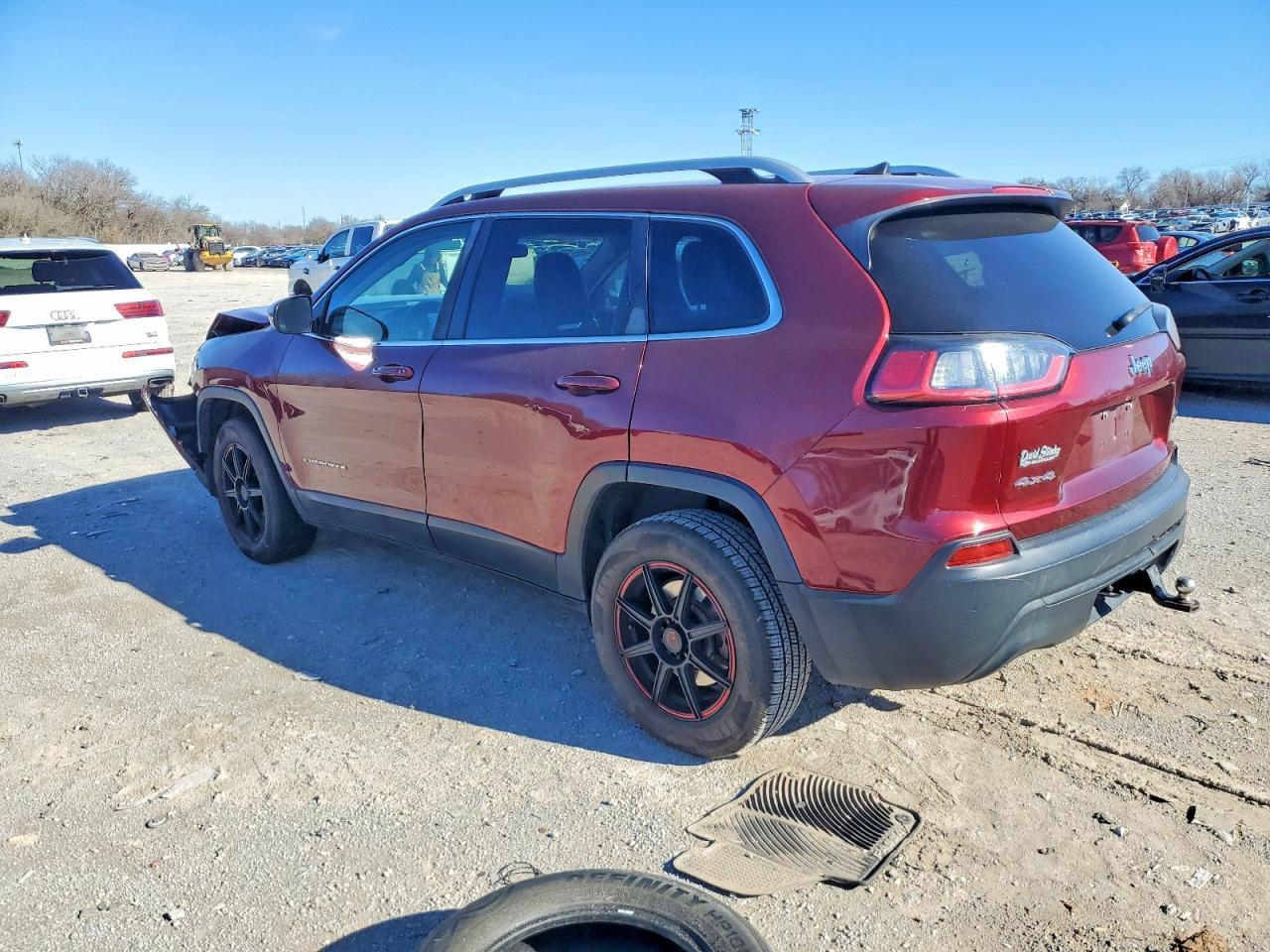 2019 Jeep Cherokee Latitude Plus - Image 2