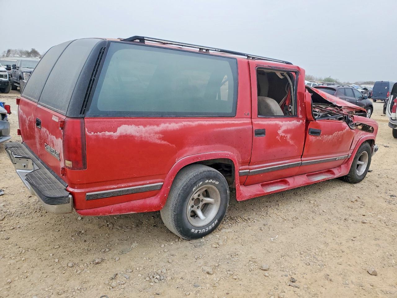 1993 Chevrolet Suburban C1500 - Фото 3