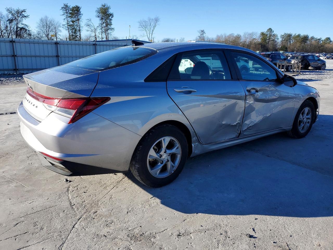 2023 Hyundai Elantra Se - Image 3