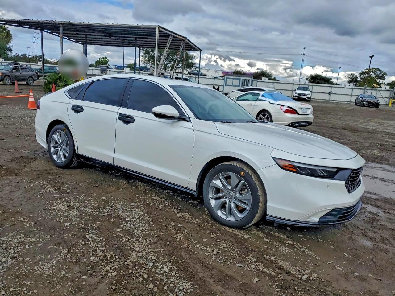 2023 Honda Accord Hybrid Exl - Image 4