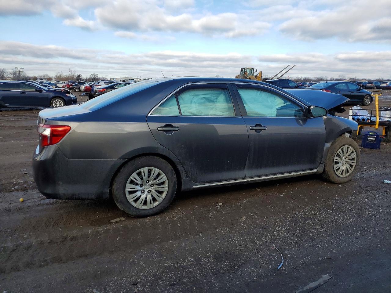 2013 Toyota Camry L - Фото 3