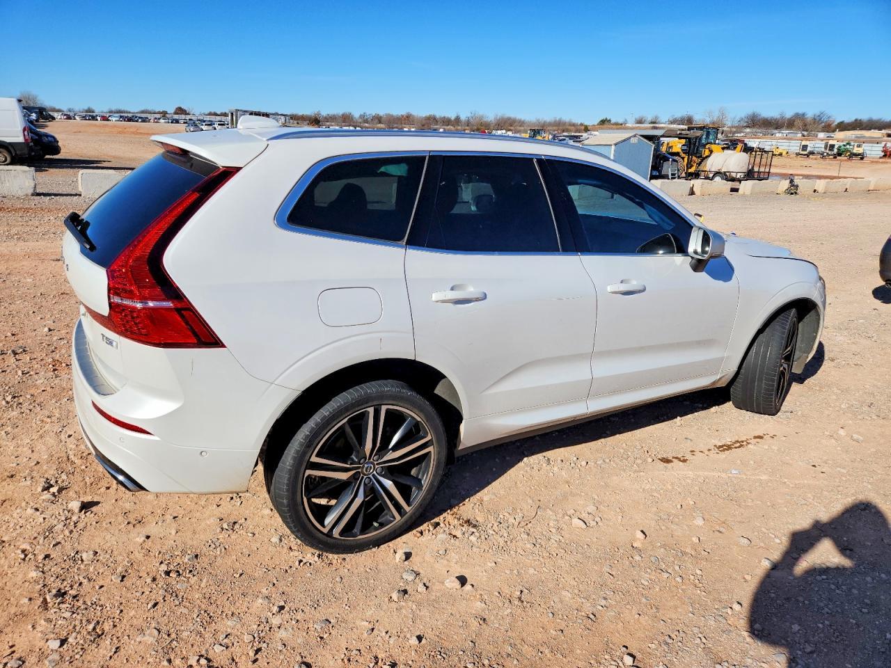 2019 Volvo Xc60 T5 R-Design - Image 3