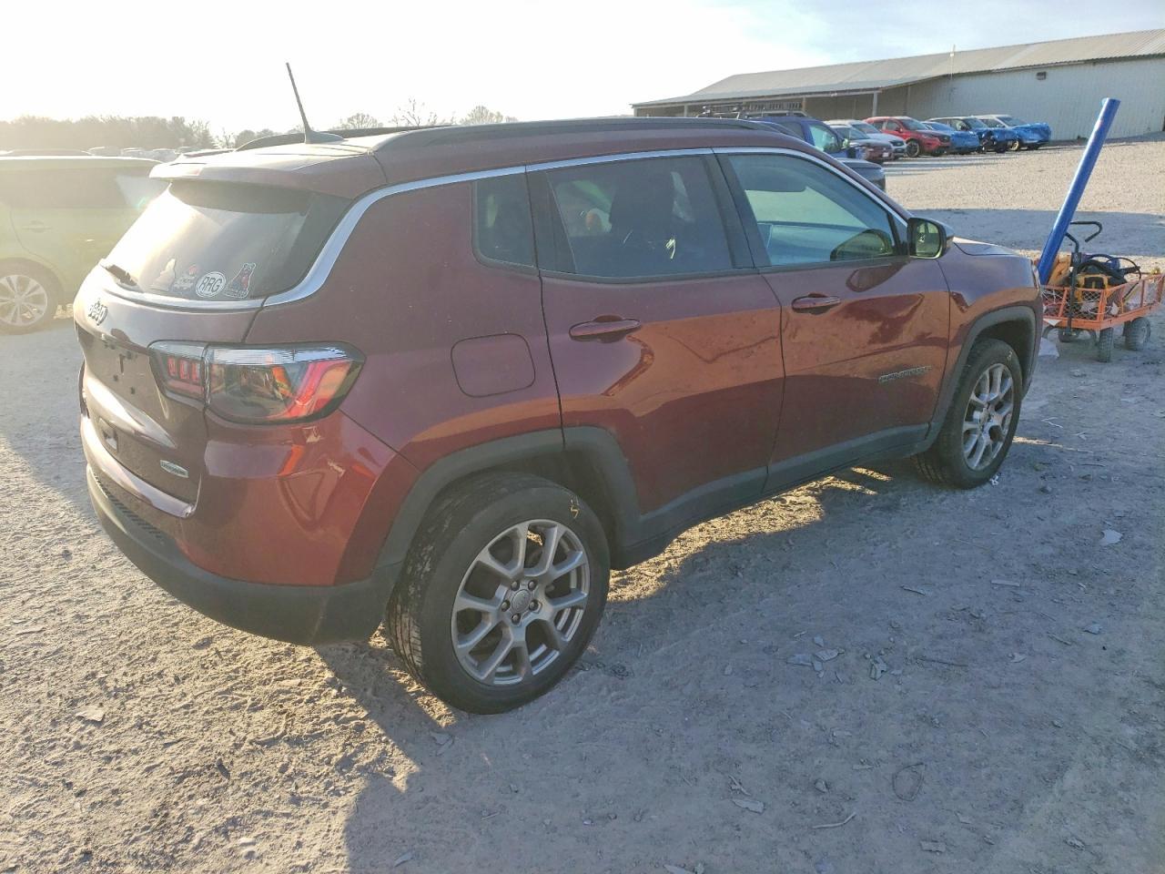 2022 Jeep Compass Latitude Lux - Image 3