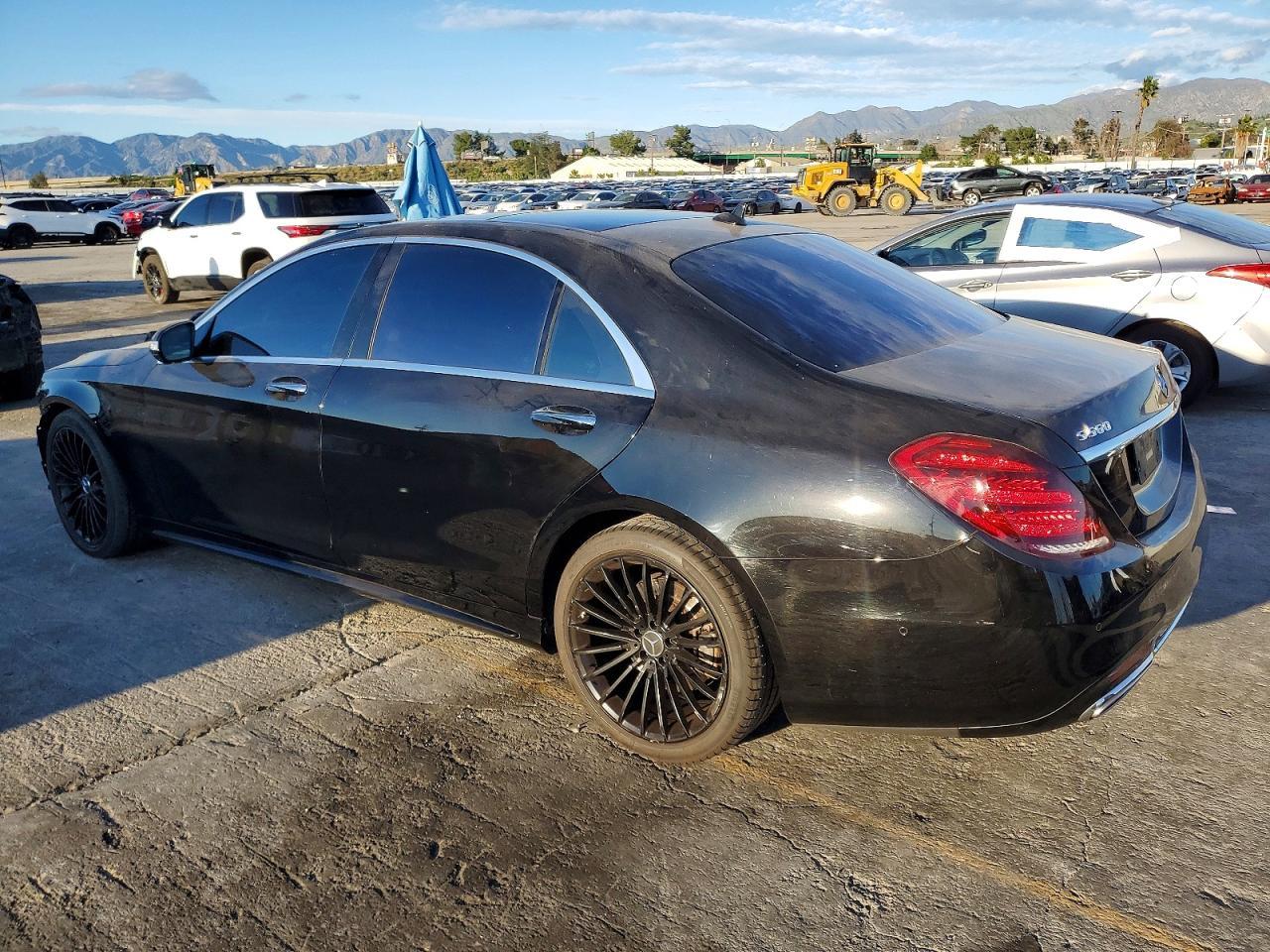 2020 Mercedes-Benz S 560 - Фото 2