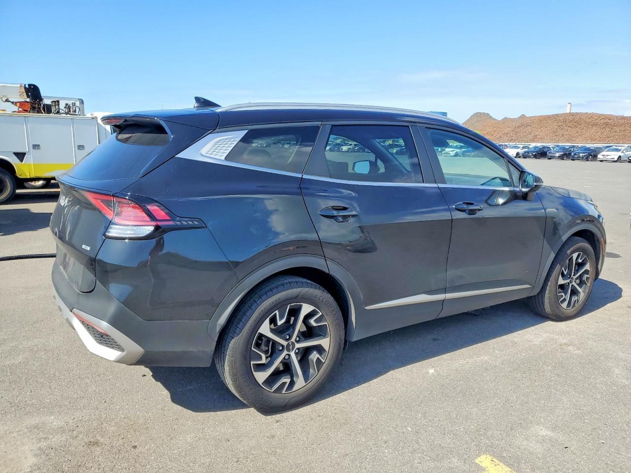 2024 Kia Sportage Ex - Image 3