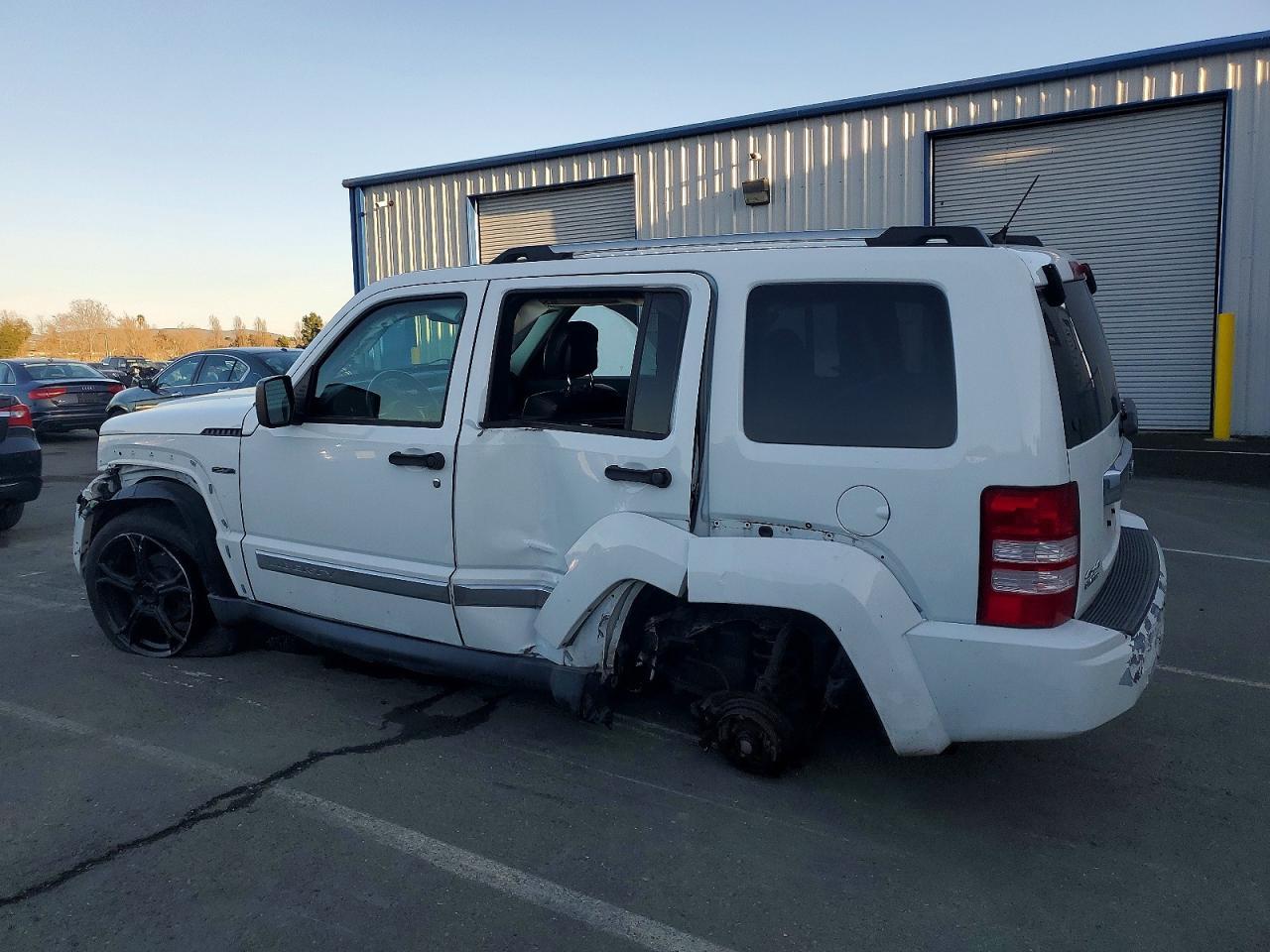 2012 Jeep Liberty Jet - Фото 2