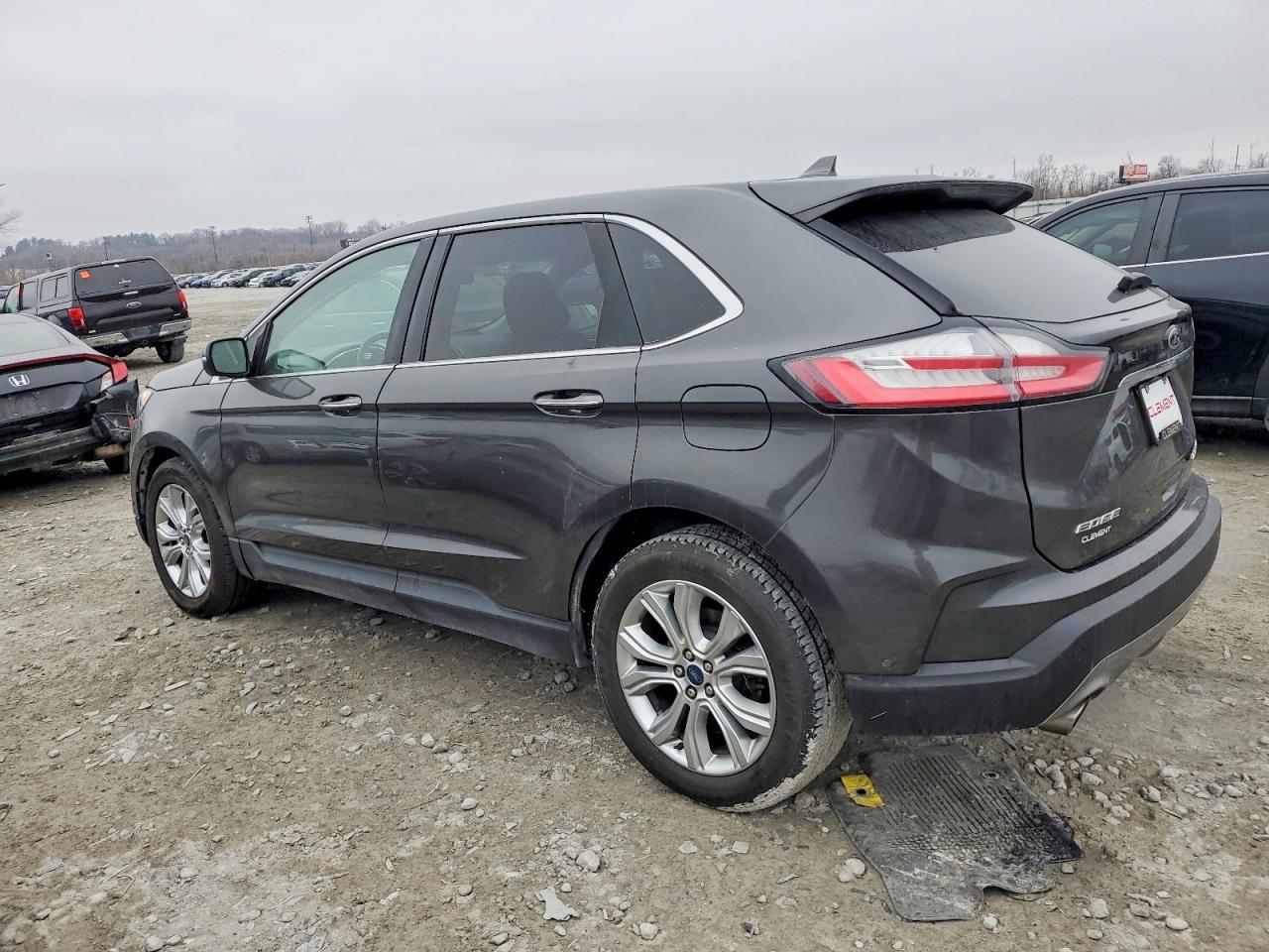 2020 Ford Edge Titanium - Image 2