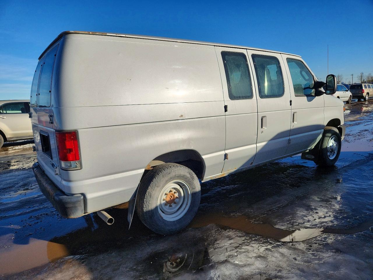 2010 Ford Econoline E250 Van - Image 3