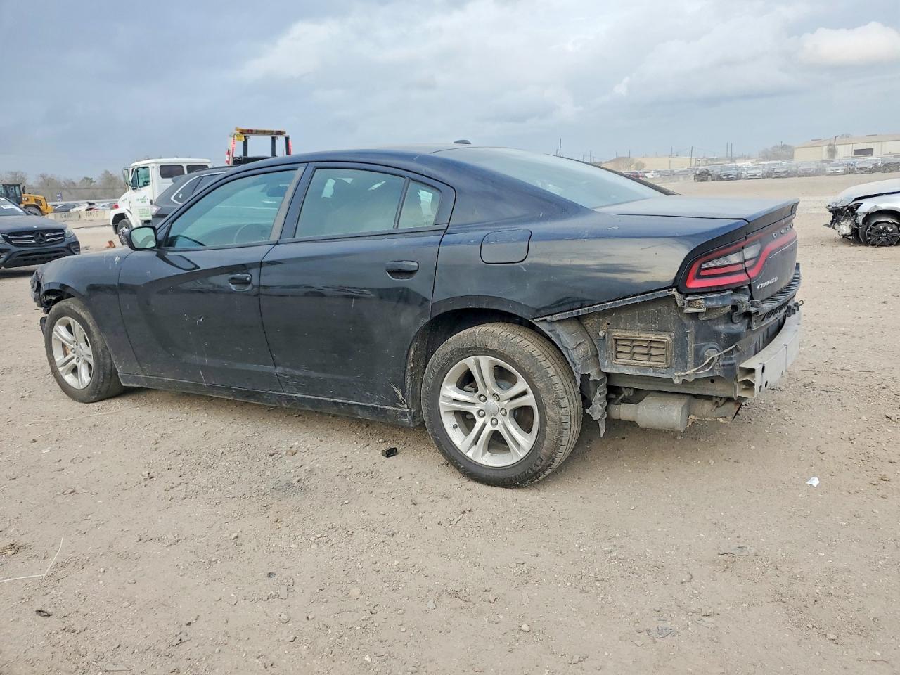 2019 Dodge Charger Sxt - Image 2
