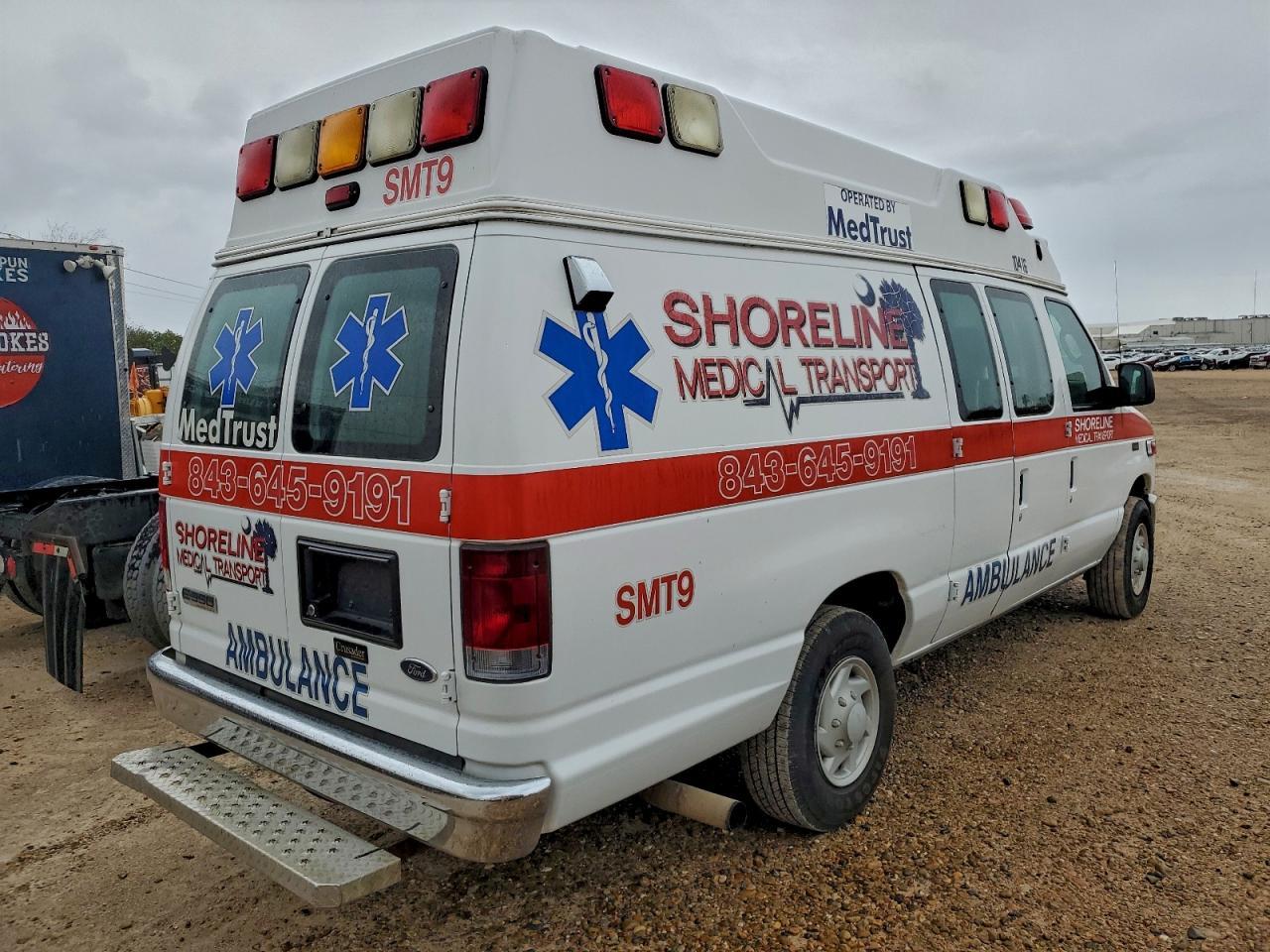 2009 Ford E350 Ambulance - Фото 3