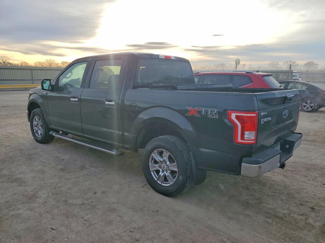 2016 Ford F150 Supercrew - Фото 2